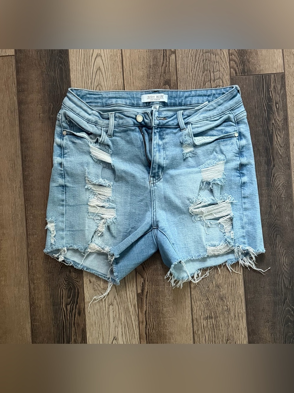 Judy Blue Light Wash Distressed Denim Jean Shorts Size 1X